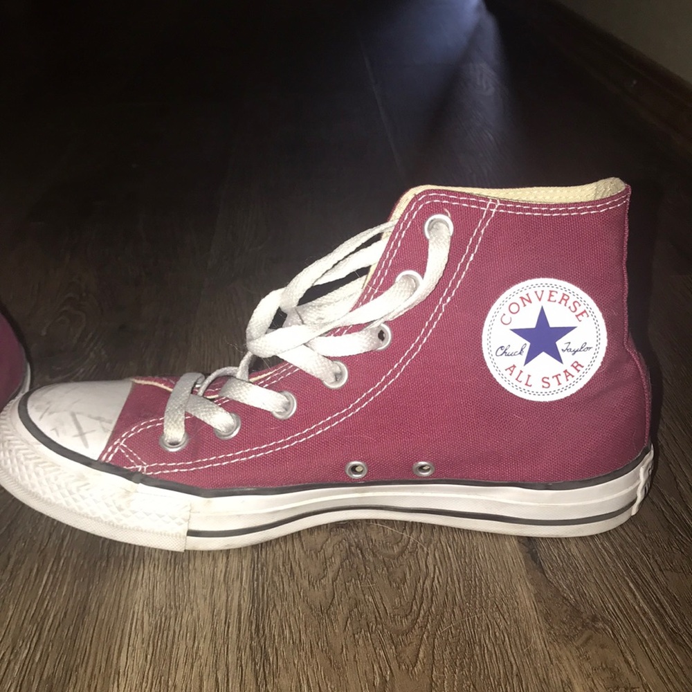 Maroon converse